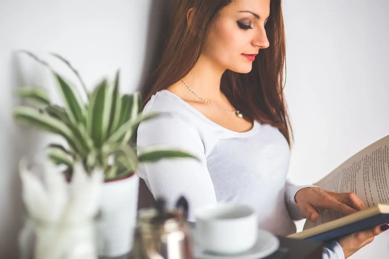 Hvilken hobby passer bedst til stille aftener for introverte?